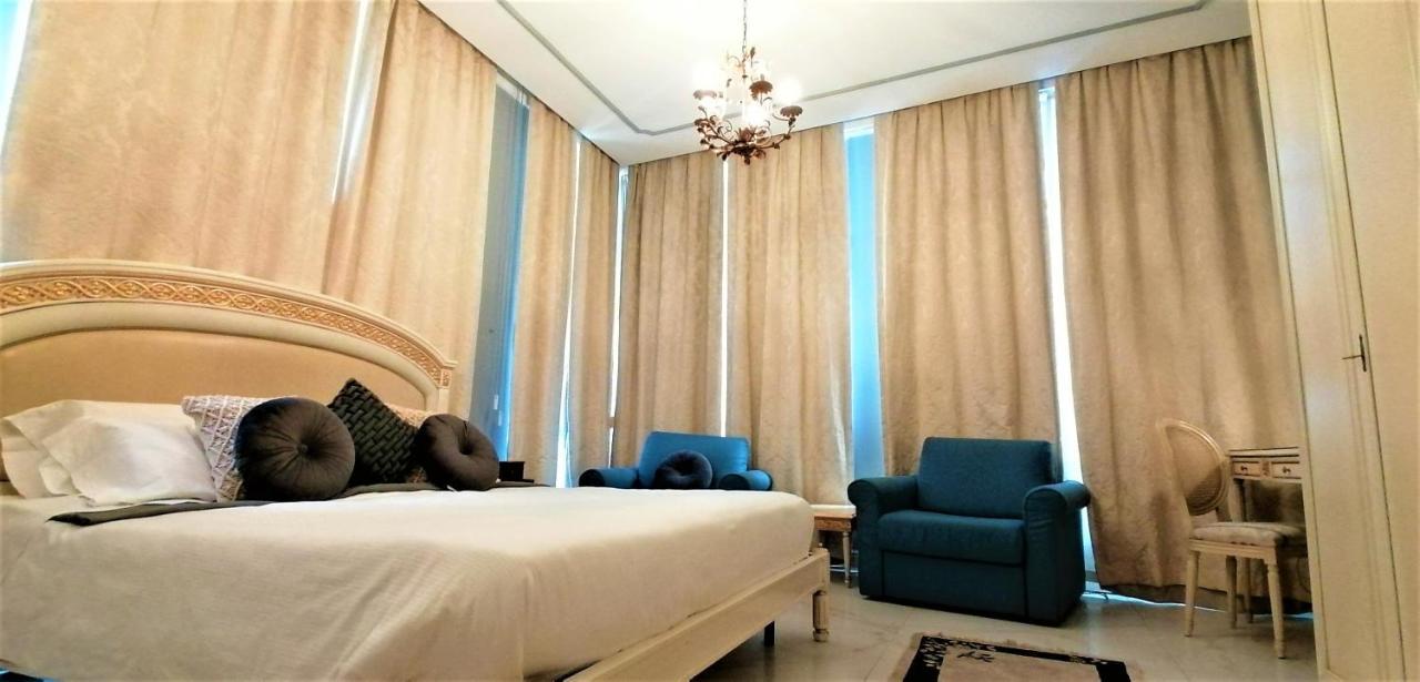 Mercanti Apts Via Passarella *