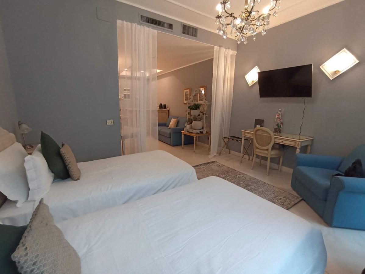 Mercanti Apts Via Passarella Apartment *