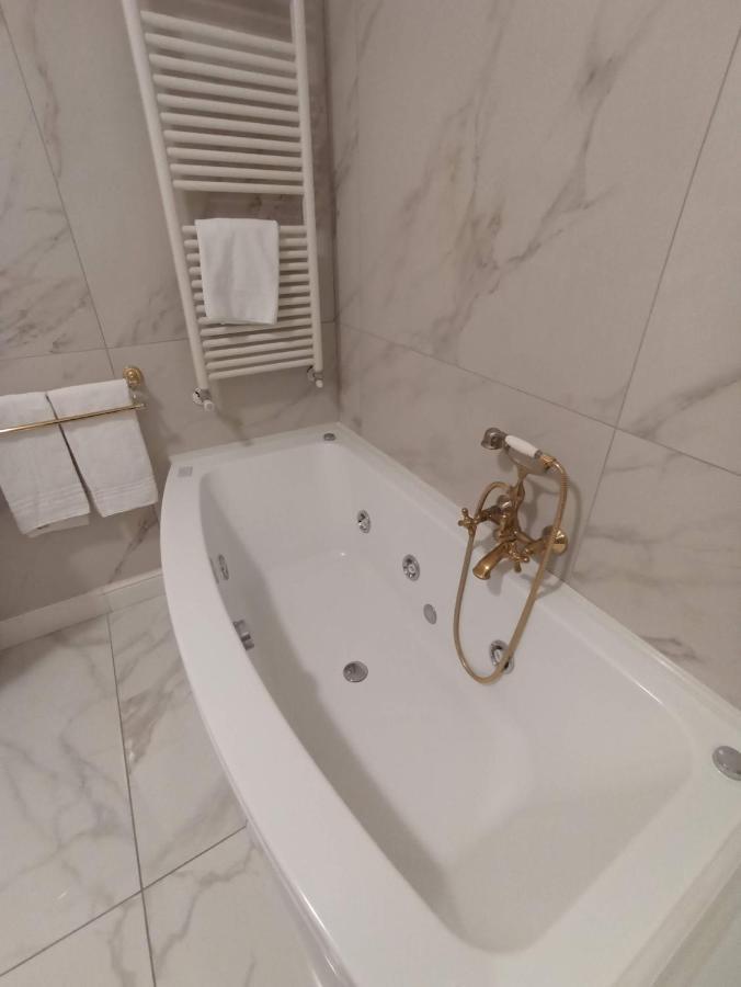 Mercanti Apts Via Passarella Apartamento *